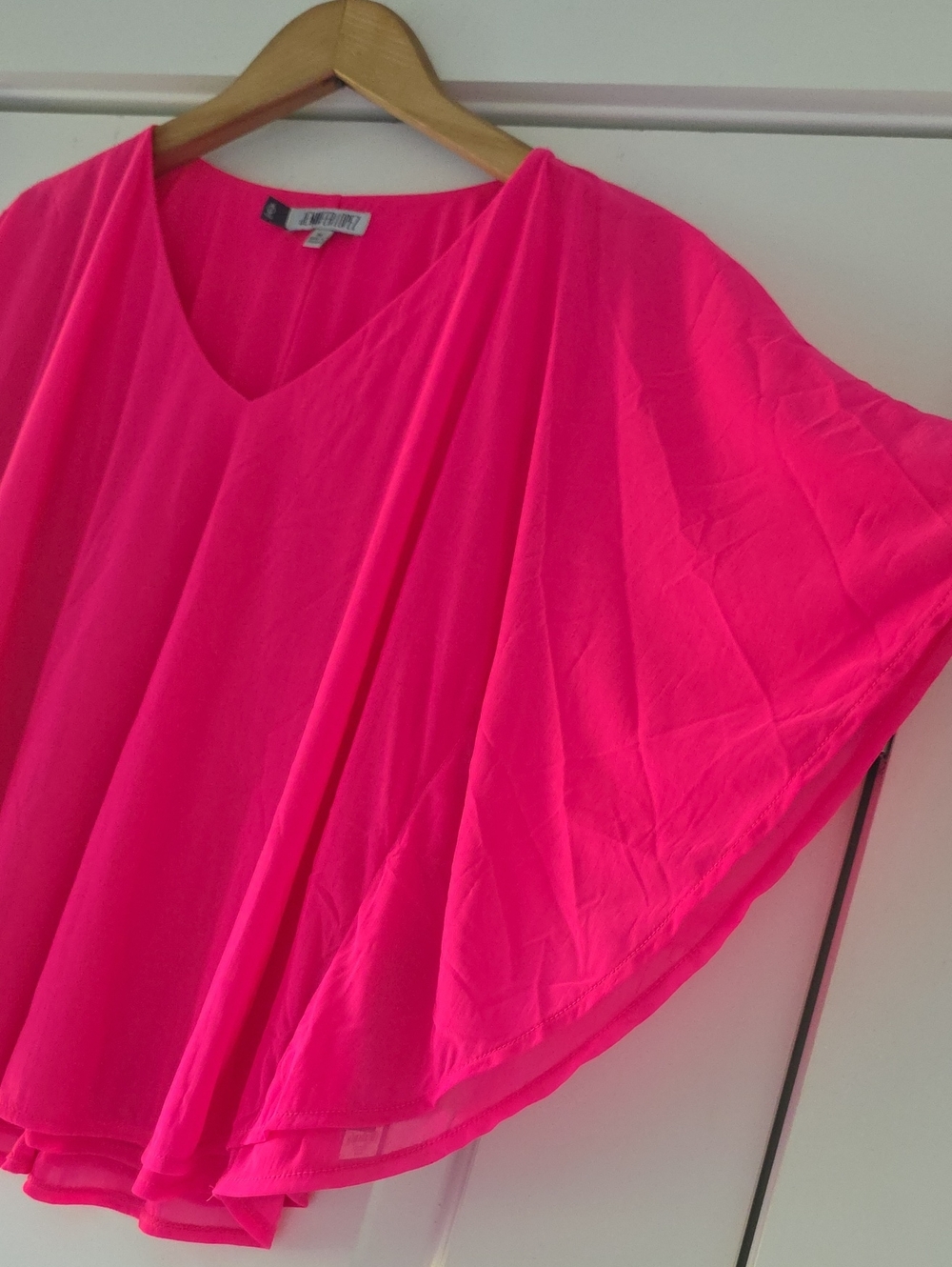 NWT....Jennifer Lopez Neon Pink Layered Chiffon V-Neck Tunic - Picture 4 of 10